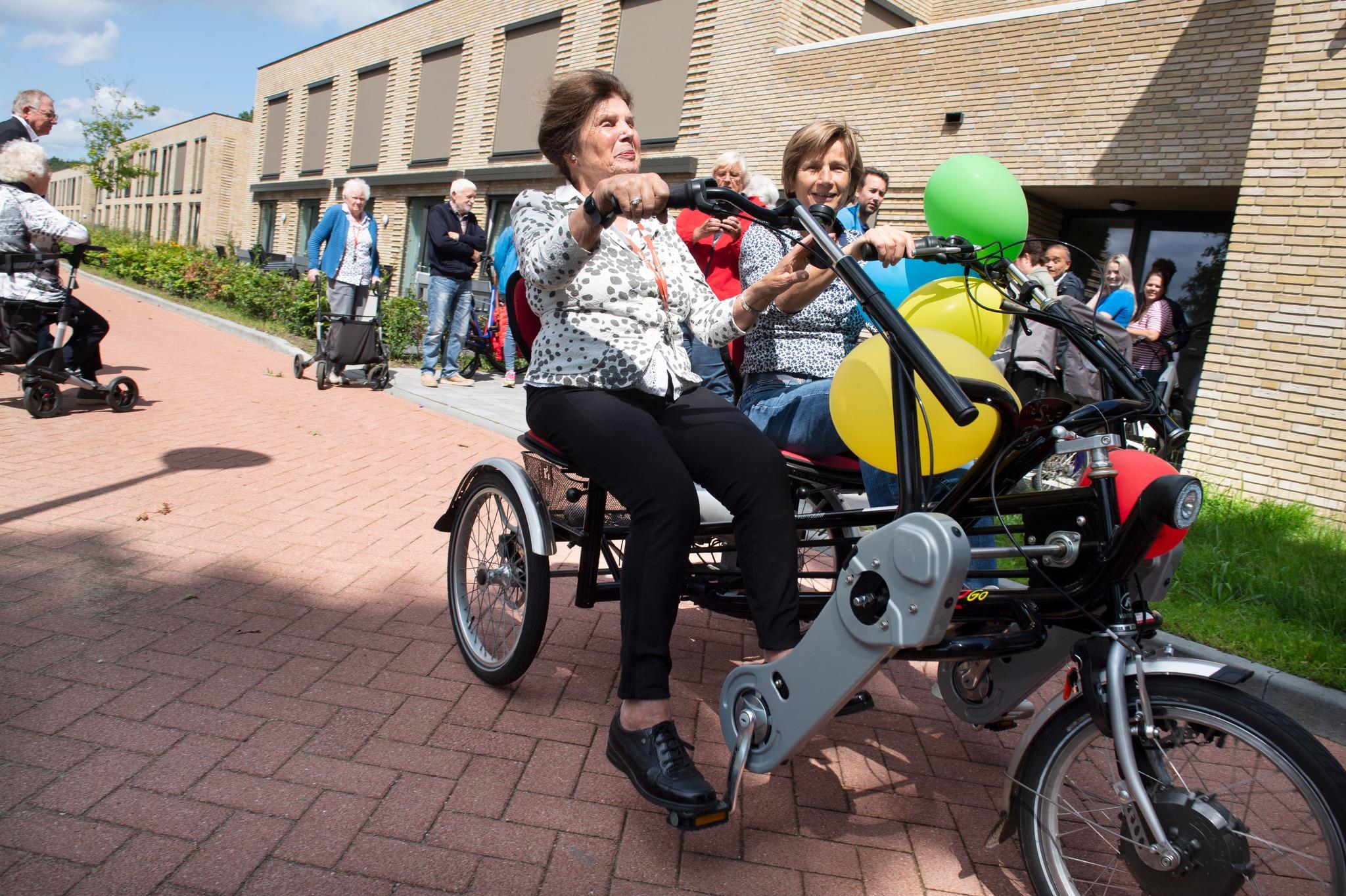 Nationale beweegweek Geldrop-Mierlo start met duo-fietstocht