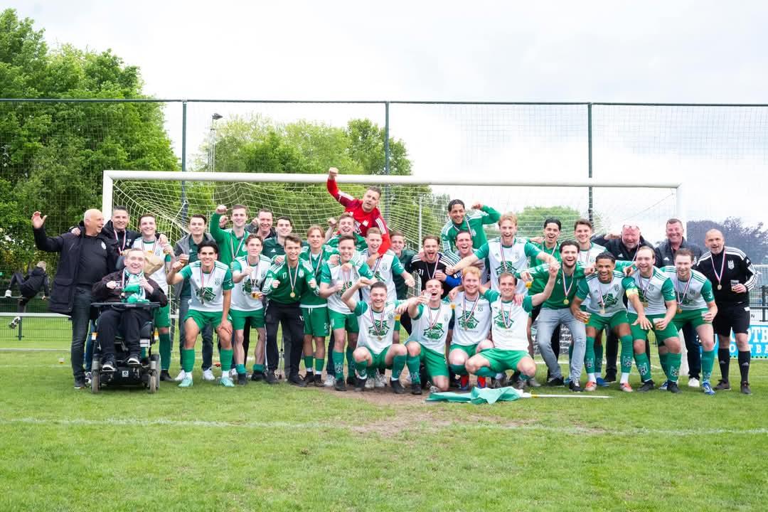 VV Geldrop 1 is kampioen en promoveert naar 2e klasse