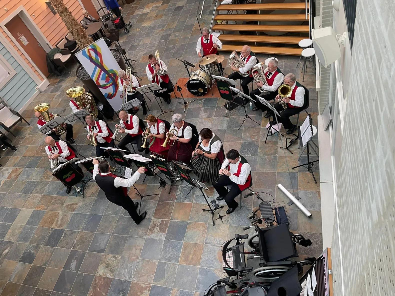 Mierlo geniet van böhmische klanken tijdens Platz Concert