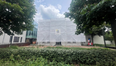 Villa van het gemeentehuis in de stijgers